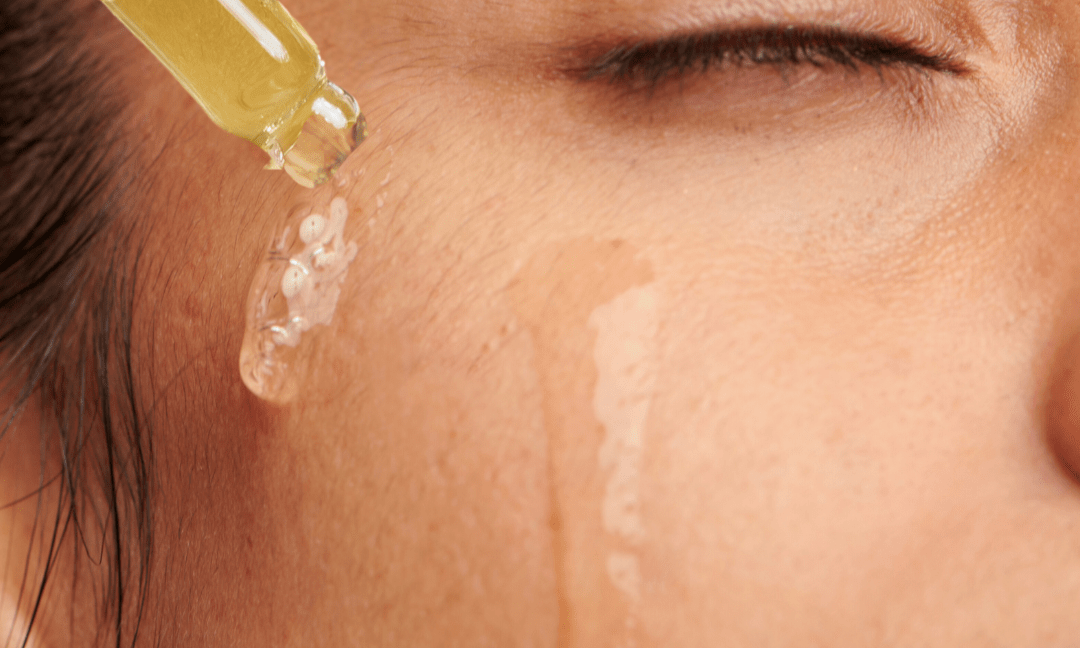 Öl auf feuchter Haut: Warum diese Pflegeroutine wissenschaftlich Sinn macht - JustBeeNice