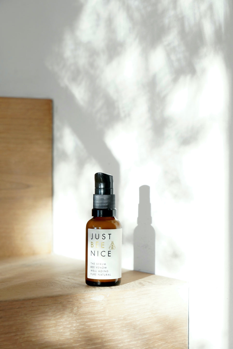 THE SERUM 30 ml in der Glasflasche